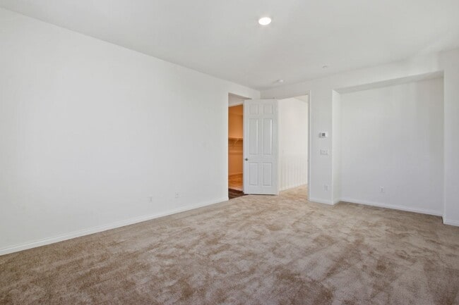 Building Photo - 16435 Globetrotter Ave