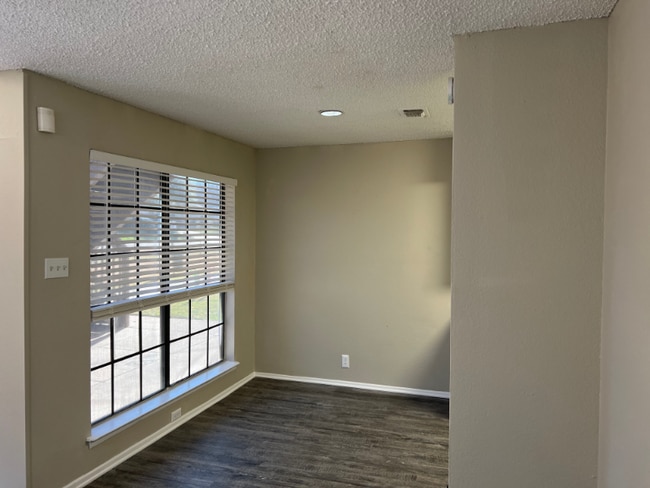 Building Photo - 3012 Sappington Pl