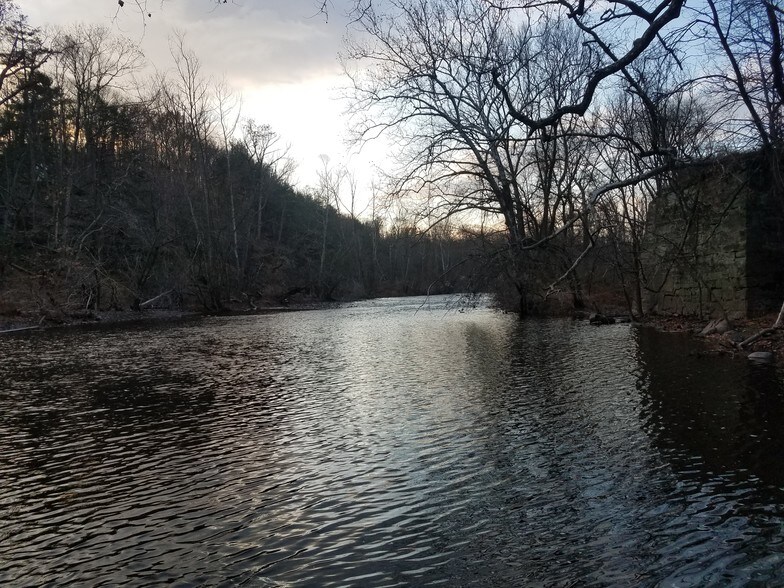 Perkiomen creek 100 feet away - 2086 Kratz Station Rd