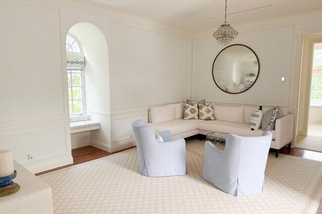 Building Photo - 1494 N Lake Wy