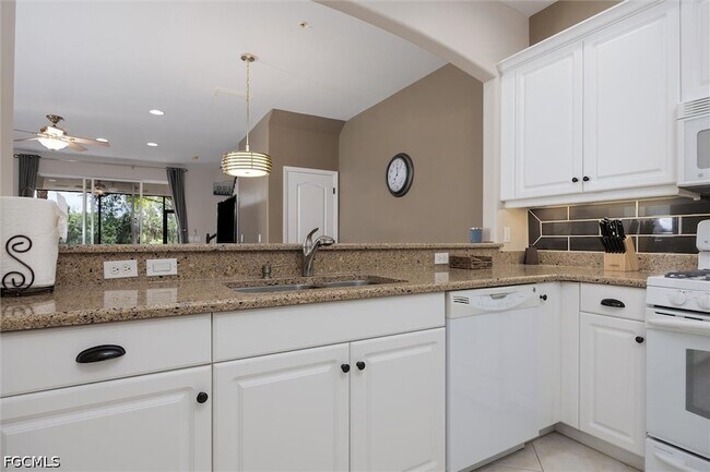 Building Photo - 3240 Cottonwood Bend