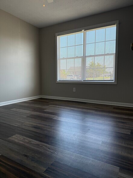 Building Photo - 106 Aiden Ct