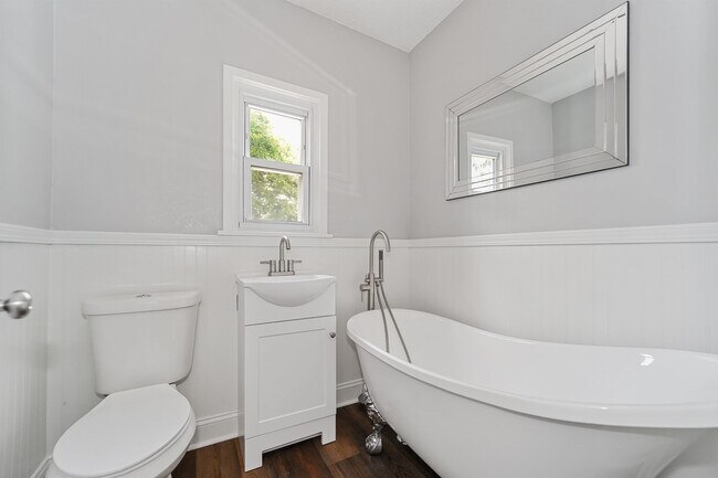 Building Photo - 1130 Georgia Ave