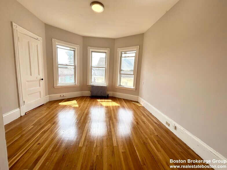 Building Photo - 22 Humphreys St