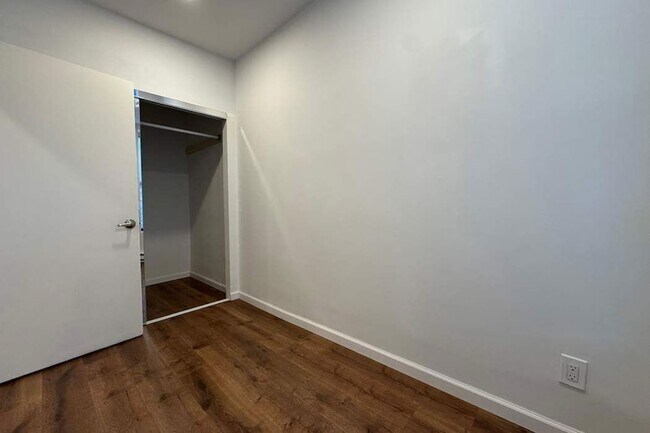 Building Photo - 30 E 127th St