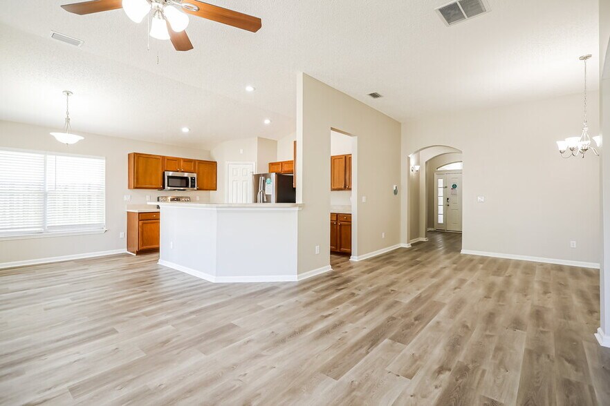 Building Photo - 8211 Stelling Dr