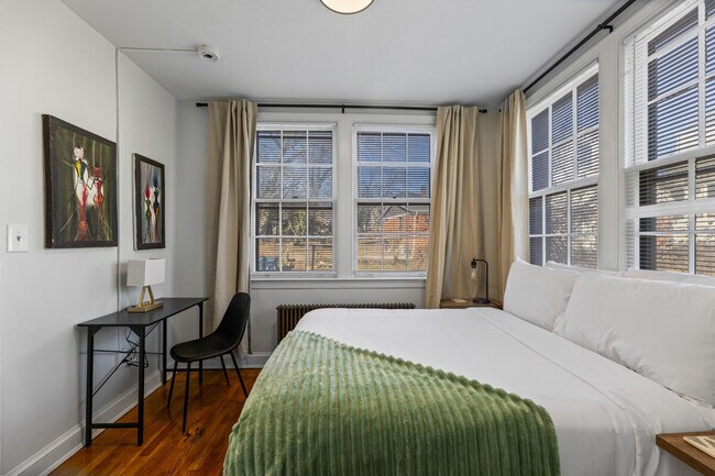 Building Photo - 4000 Vine St