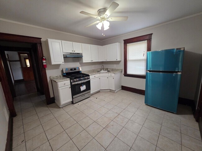 Building Photo - 29 Marshall St