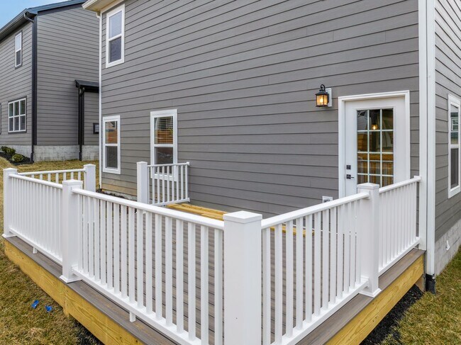 Building Photo - Maryville 37803 - 4 bedroom 3.5 bath - cal...