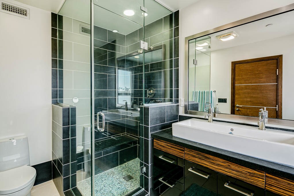 Building Photo - 257 S Hudson Ave