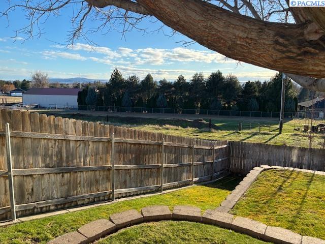 Building Photo - Great Back Yard! Lawn Care Included