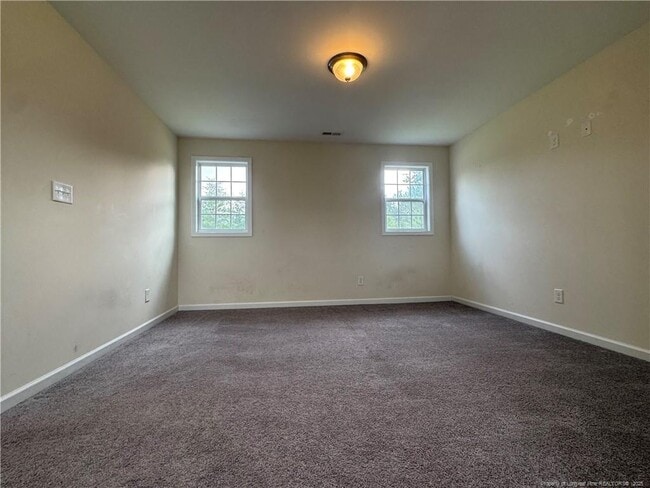 Building Photo - 185 Ledgebrook Ln