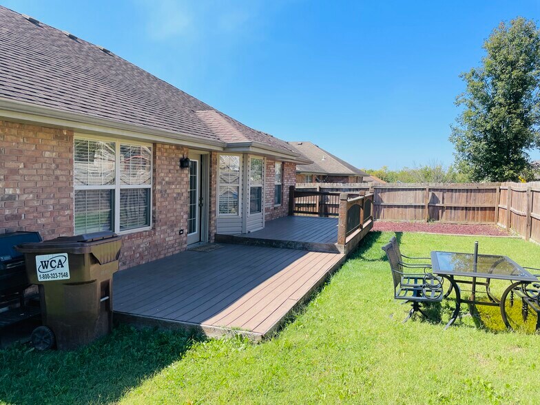 Building Photo - 3757 W Rockwood St