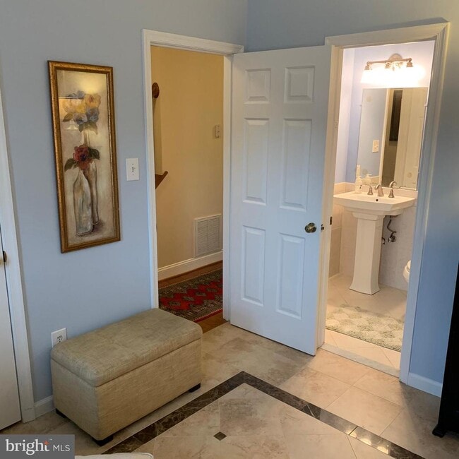Building Photo - 9630 Sutton Green Ct