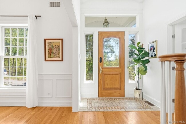 Building Photo - 60 Hillside Ln