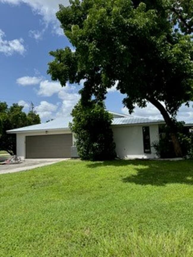 Building Photo - 8954 Austin St