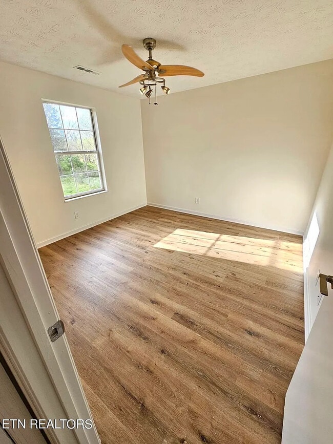 Building Photo - 801 Josepi Dr