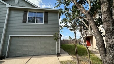 Building Photo - 17123 Oakwood Chase Dr