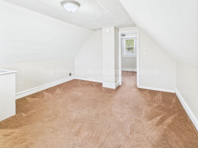Building Photo - 1036 Albemarle Ave