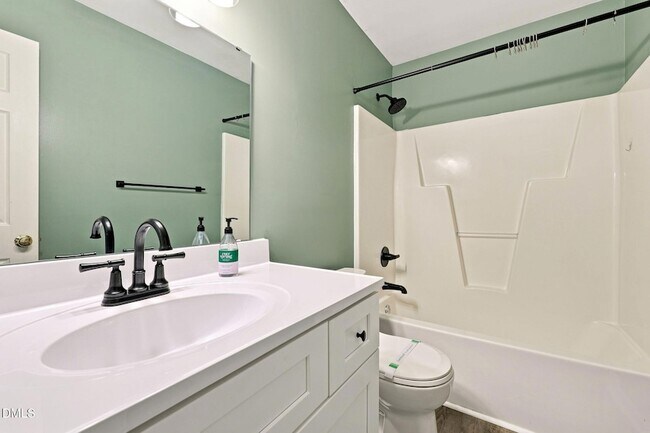 Building Photo - 108 Bristol Ct