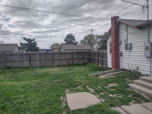 Primary Photo - 925 W 2nd St