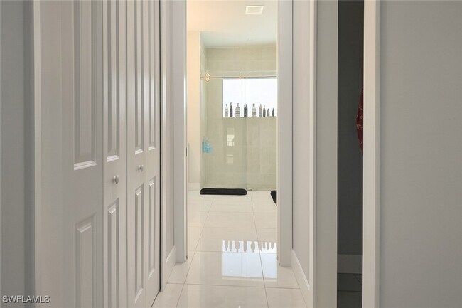 Building Photo - 2330 4th Ave SE