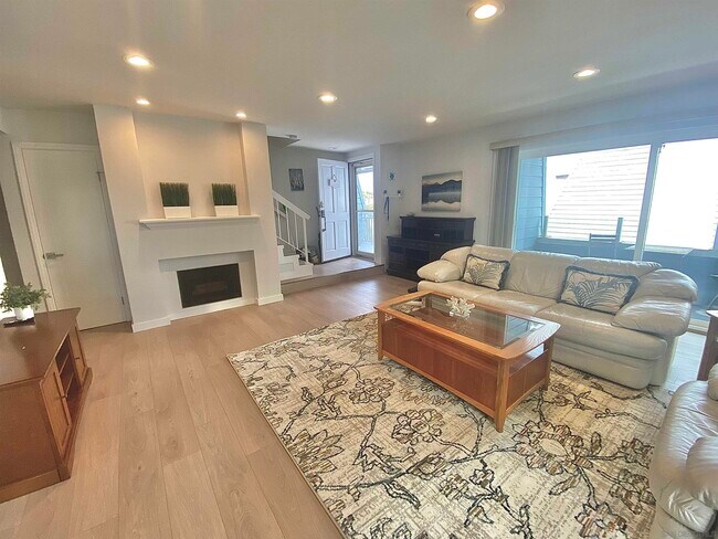 Building Photo - 16 Montego Ct