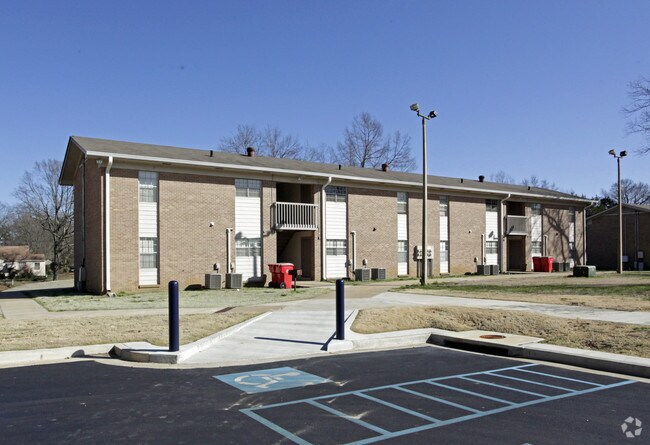 Primary Photo - Benton Hall
