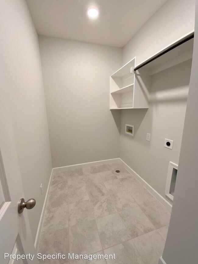 Building Photo - 3 br, 2.5 bath House - 702 Carraway Street