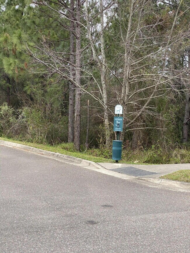 Building Photo - Beautiful 3-Bedroom Townhome in Desirable Oakleaf Plantation – Available Now!