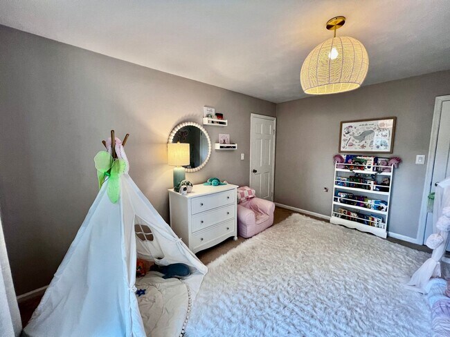 Building Photo - Charming Home in Quiet Salem Woods Cul-de-Sac