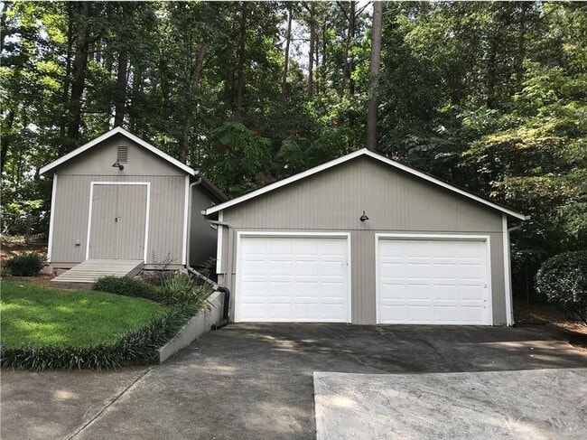 Building Photo - 4161 W Pointe Dr NW