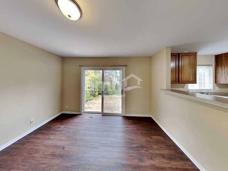 Building Photo - 2670 Spinnaker Dr