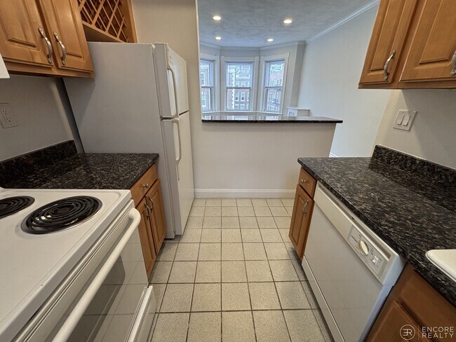 Building Photo - 120 Peterborough St