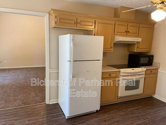 Building Photo - 7405 Cedar Creek Loop