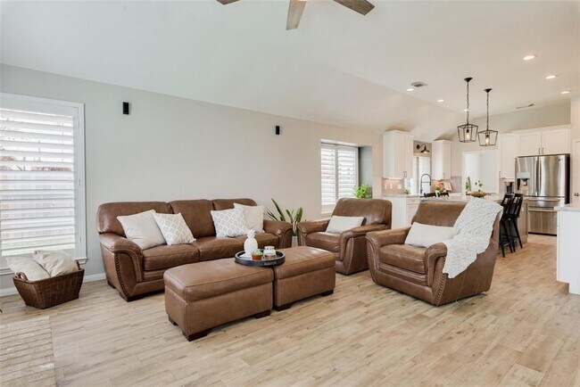 Building Photo - 13807 Halpren Falls Cir