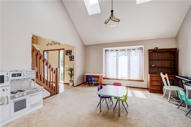 Building Photo - 31 Country Wood Landing