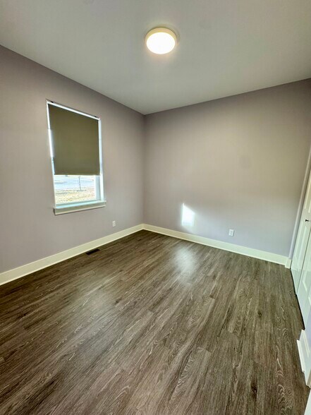 Building Photo - 3082 Charissas Plz