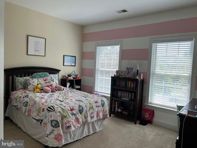 Building Photo - 8107 Kylemore Way