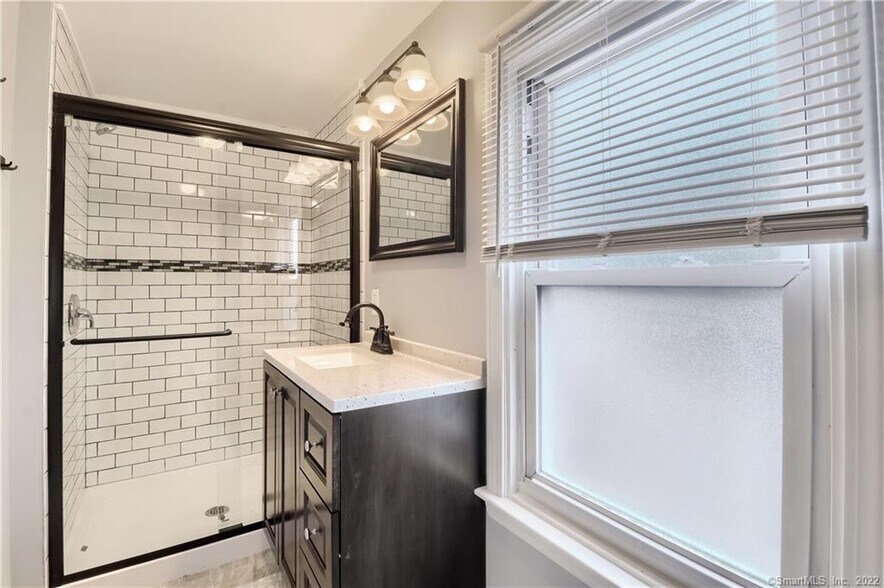 Second floor full bathroom - 195 Seymour Ave