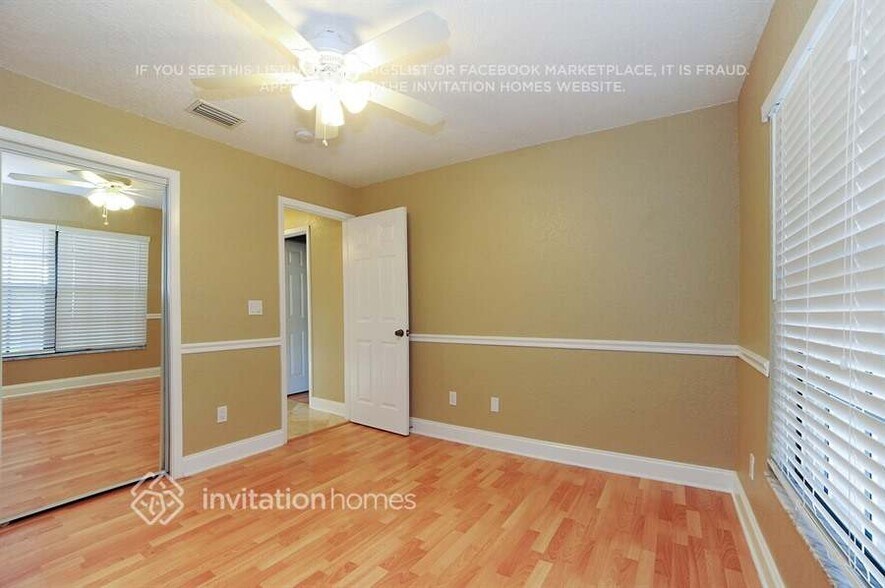 Building Photo - 8945 Bayaud Dr