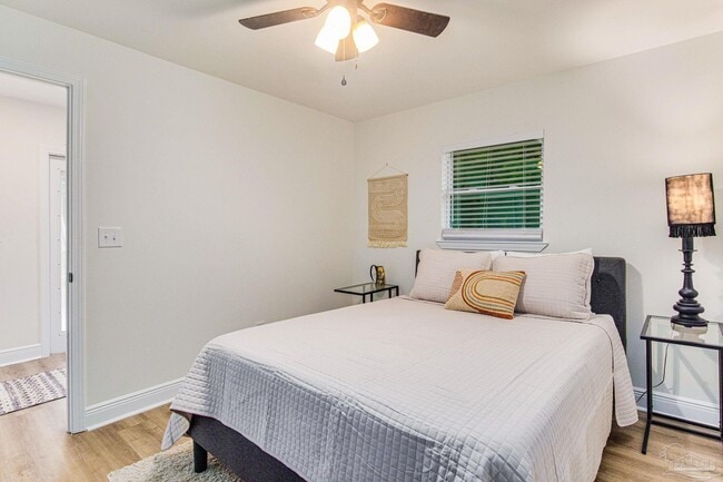 Building Photo - 814 W Gonzalez St