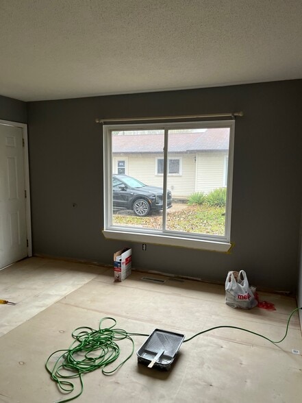 Building Photo - 1312 Illinois Dr