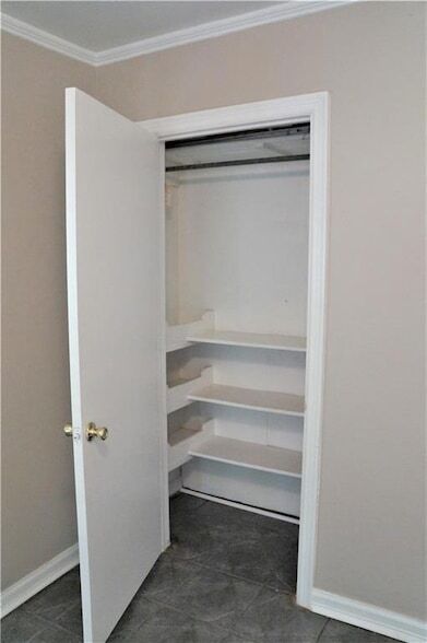 Building Photo - 212 W 20th Ave