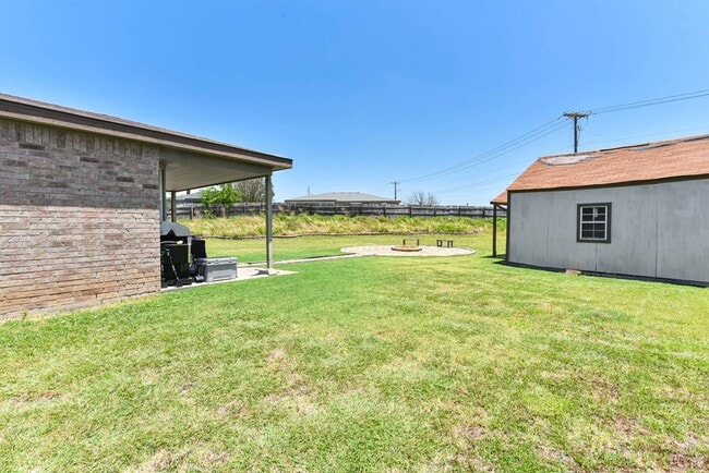 Building Photo - 4101 Waterproof Dr
