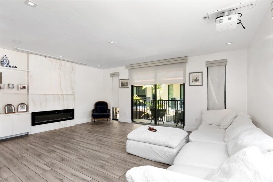 Building Photo - 1150 98th St