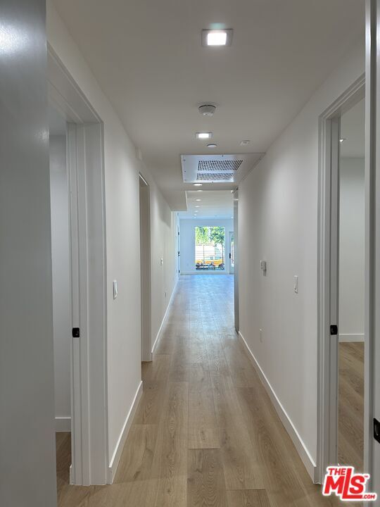 Building Photo - 9842 Vidor Dr