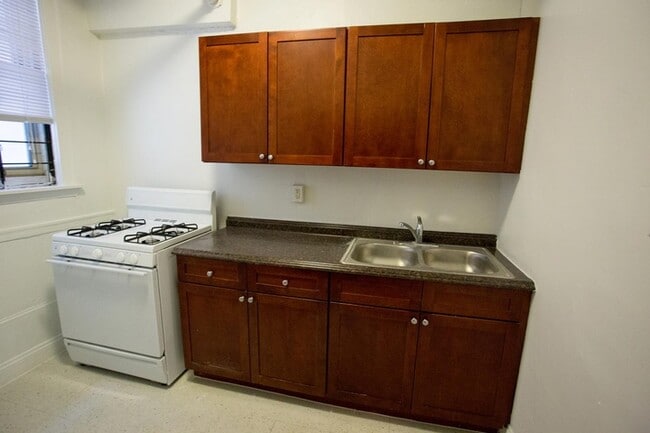 Floorplan - 5034-5046 S. Woodlawn Avenue
