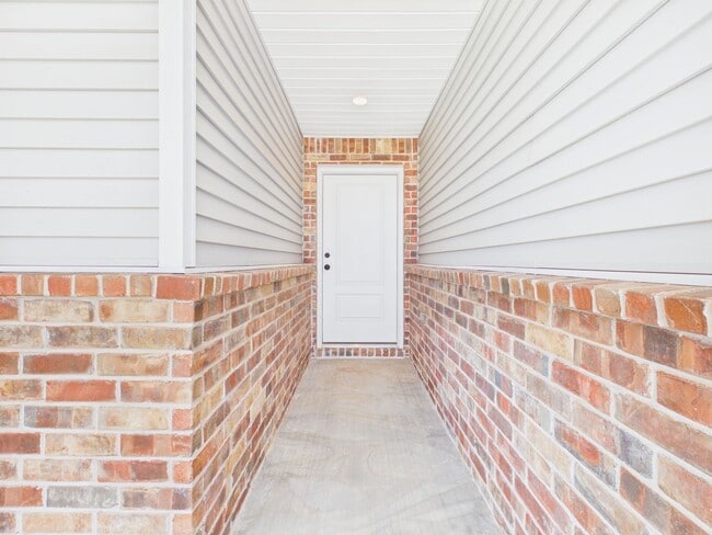 Building Photo - Great 2 Bedroom in West Plains District