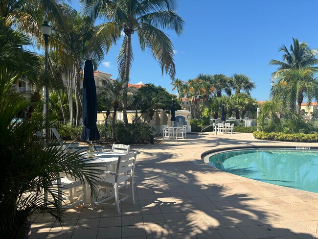 Building Photo - 10 Harbour Isle Dr E